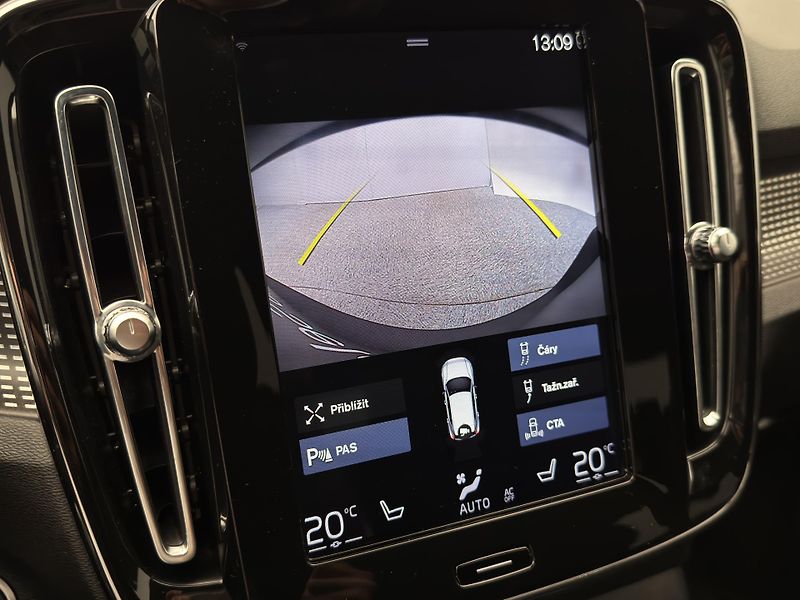 Volvo XC40 B4 AWD INSCRIPTION AUT  - fotka 49 z 51