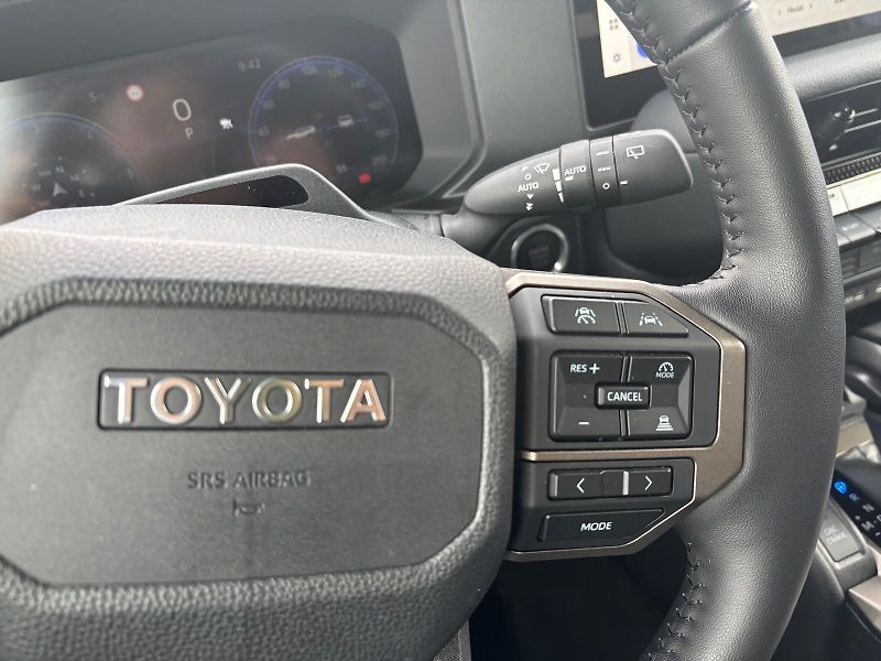Toyota Land Cruiser 2.8 D-4D 6AT Invincible - fotka 17 z 30