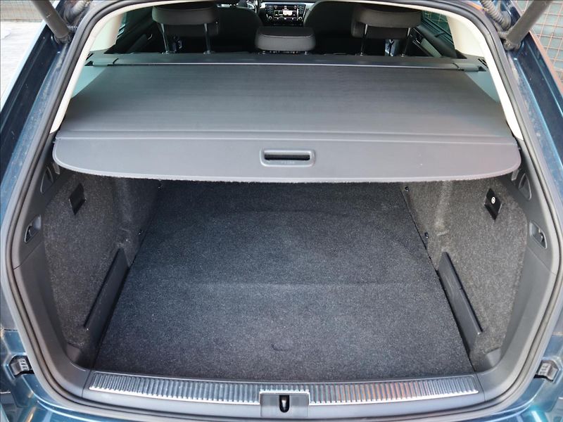 Škoda Superb 2,0 TDi, Kessy, FrontAssist, P - fotka 28 z 40