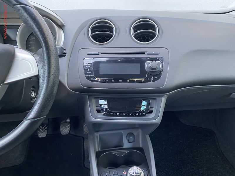 Seat Ibiza (2012) 1.4i, Copa, tempo - fotka 12 z 16