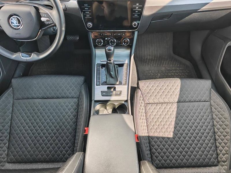Škoda Superb Ambition 7DSG 2,0TDI - fotka 10 z 23