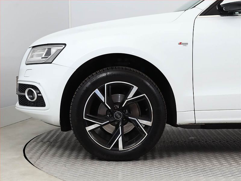 Audi Q5 (2017) 2.0 TDI, 4X4, Automat, Kůže - fotka 13 z 20