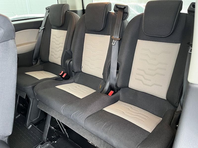 Ford Tourneo Custom (2017) 2.0 96kw, 1.maj, ČR, tažné, DP - fotka 22 z 24