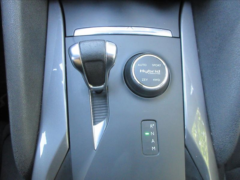 Citroën DS5 2,0 HDi Hybrid, 4x4, automat - fotka 22 z 26