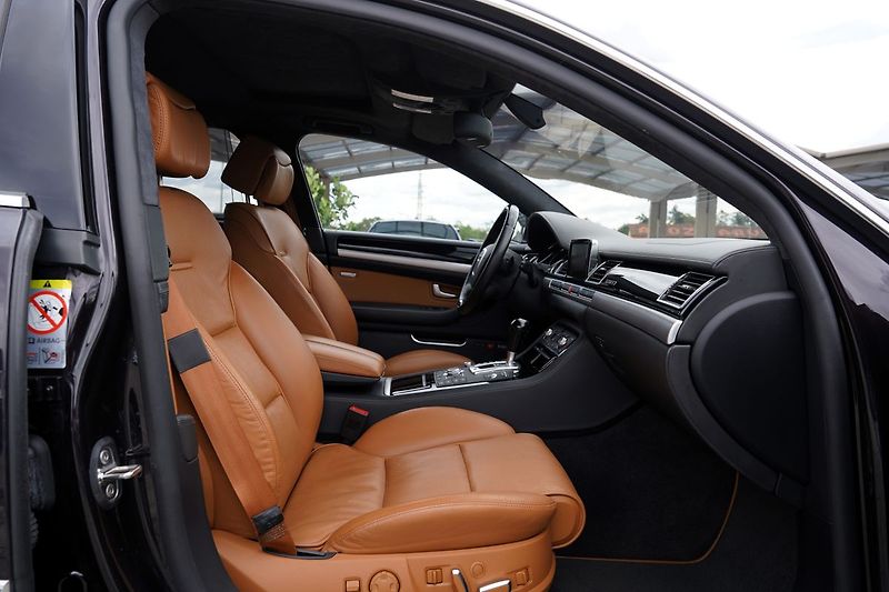 Audi A8 4.2 TDI Long,4x4 Exclusive - fotka 29 z 50