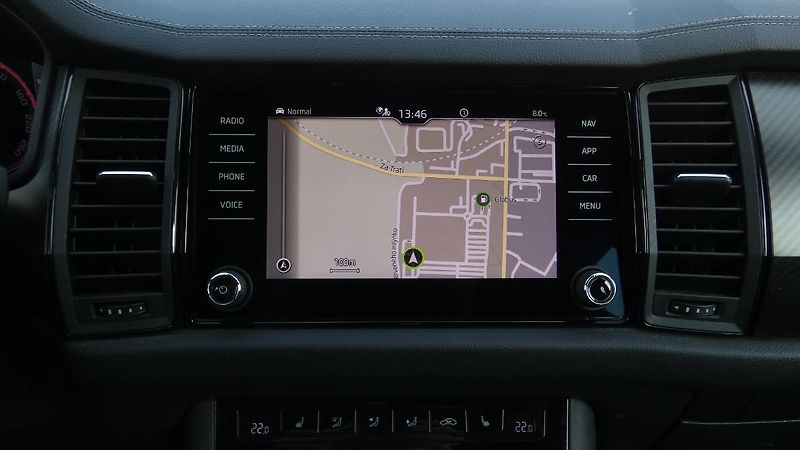 Škoda Kodiaq 2,0 TDI DSG 4x4 Sportline - fotka 16 z 25
