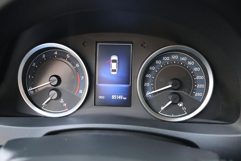 Toyota Corolla (2018) Toyota Corolla Sedan 1.6 - fotka 31 z 60