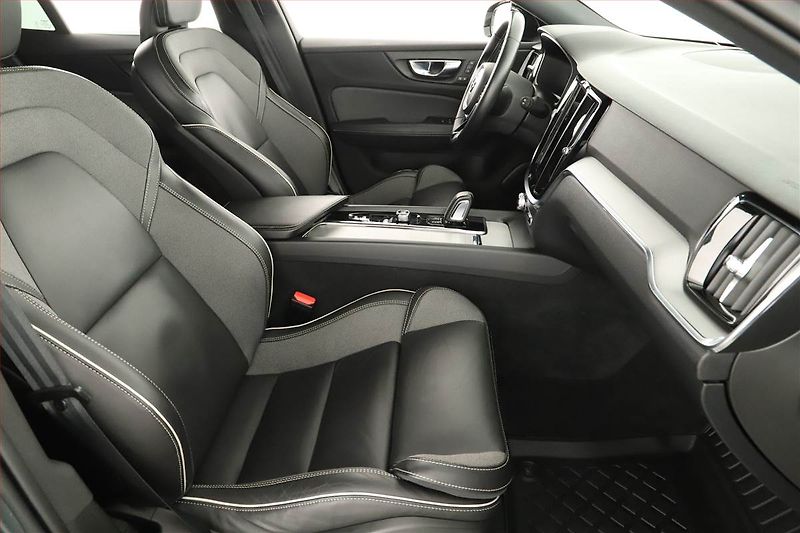Volvo V60 (2021) R-Design B4 - fotka 7 z 17