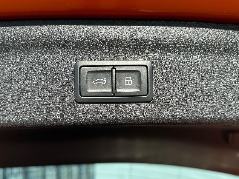 Audi Q3 Advanced 2.0 TDI 110 kW S tron - fotka 23 z 23