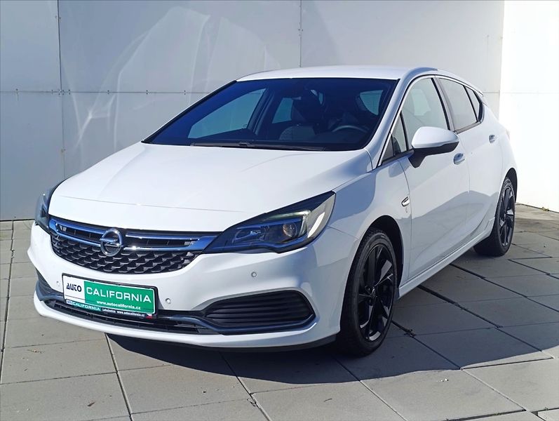 Opel Astra 1,4 Turbo Navi Kamera Tempomat - fotka 2 z 37