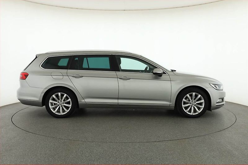 Volkswagen Passat (2015) Highline 2.0 TDI, Automat - fotka 6 z 16