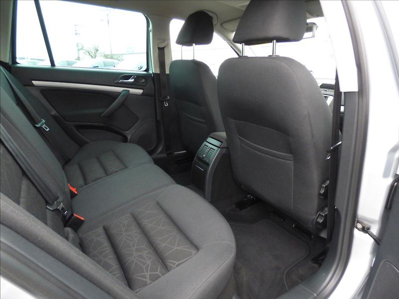 Škoda Octavia 2,0 TDI,4x4,Xenon,Elegance Edi - fotka 42 z 53