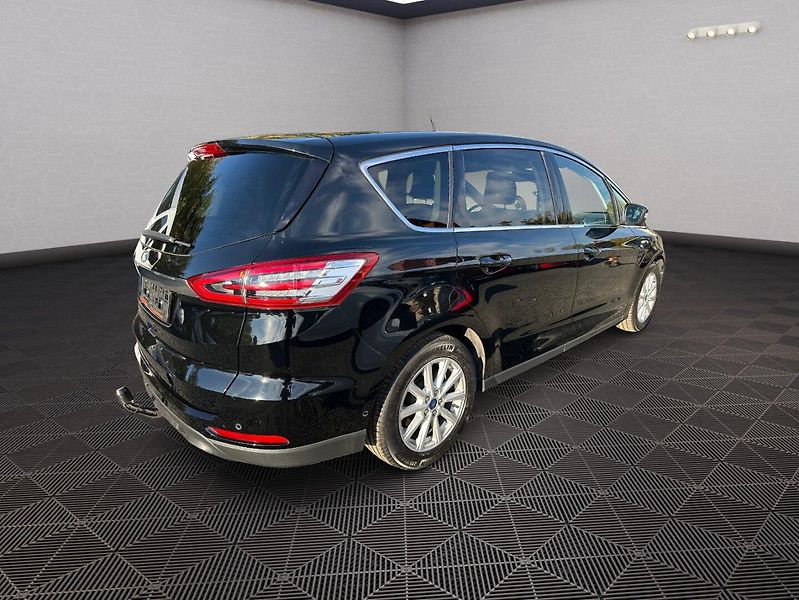 Ford S-MAX (2016) 2,0TDCI154kw Bi-Turbo Titanium - fotka 7 z 29