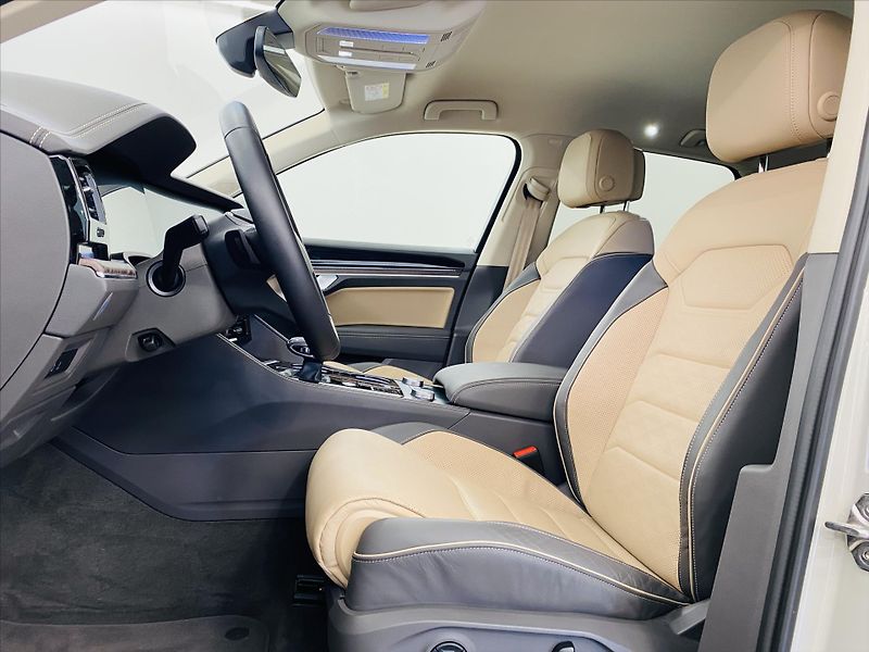 Volkswagen Touareg 3,0 Elegance nez. topení - fotka 5 z 26