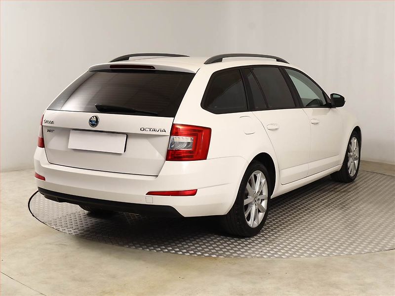 Škoda Octavia (2014) Ambition 1.6 TDI, Automat - fotka 5 z 15