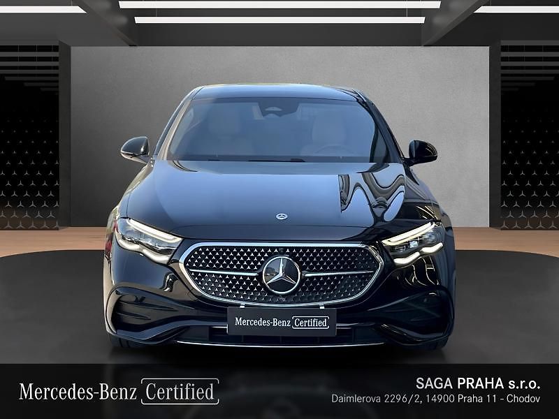 Mercedes-Benz Třídy E 220 d 4MATIC AMG Line Panorama - fotka 2 z 18