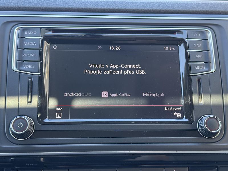 Volkswagen Multivan (2017) 2.0TDi DSG Highline RZV - fotka 36 z 54