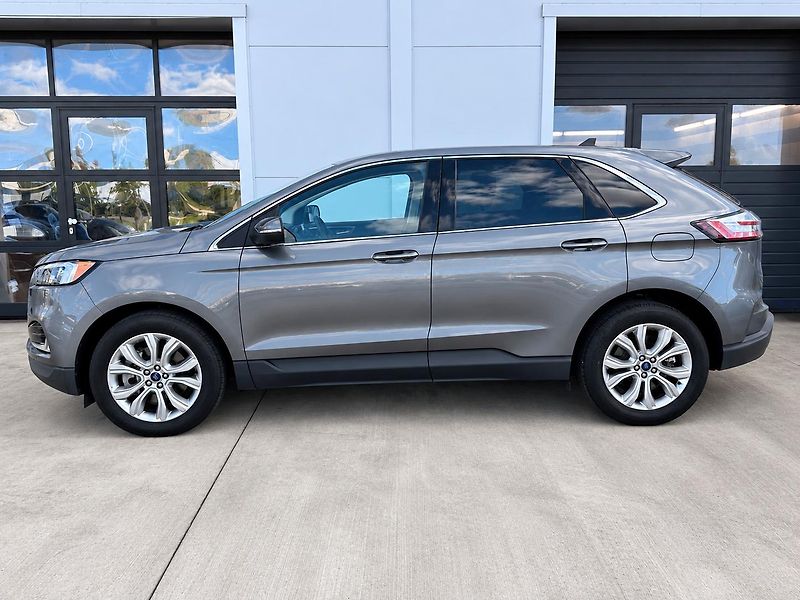 Ford Edge 2.0L EcoBoost 4x4 Titanium - fotka 3 z 22