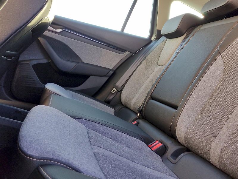 Škoda Octavia (2025) Combi Top Selection 1,5 Tsi 11 - fotka 26 z 37