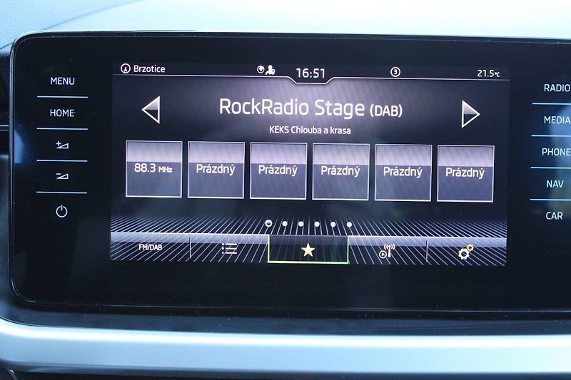 Škoda Kamiq (2023) 1.0 TSI 81kW DSG LED - fotka 24 z 31