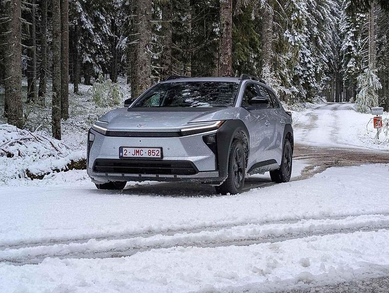 Toyota bZ4X se hodí na výlety do každého terénu.