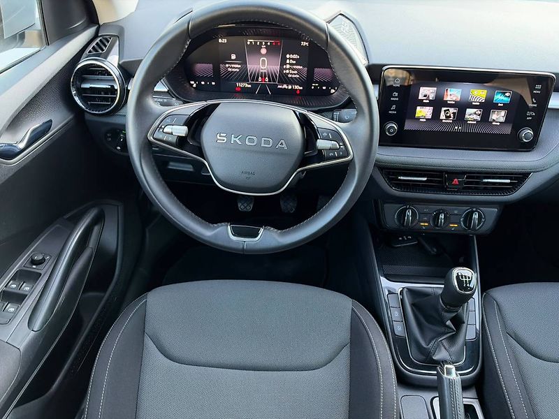 Škoda Fabia Selection 1,0 TSI 70 kW 5° MP - fotka 11 z 30