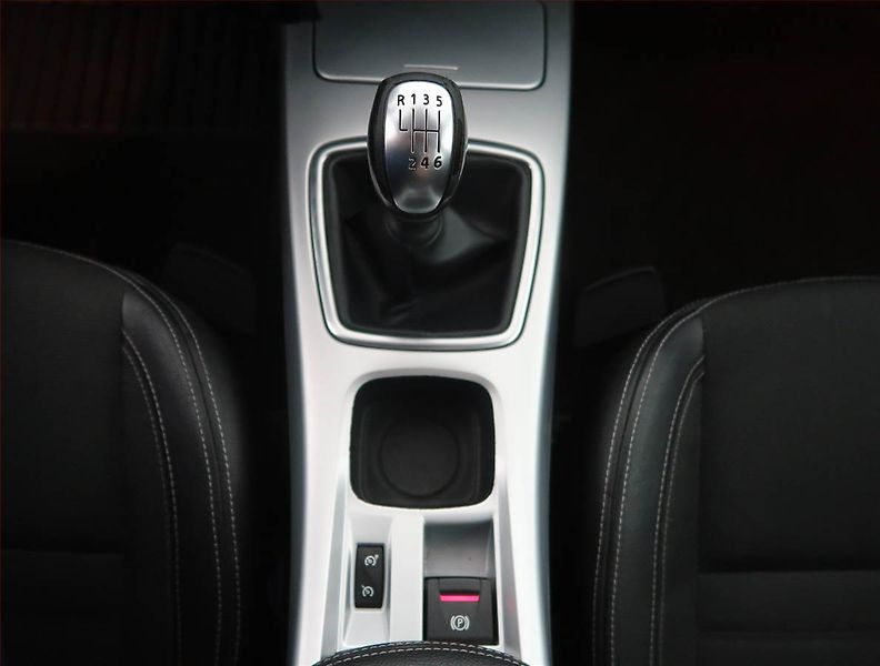 Renault Laguna (2008) 2.0 dCi, Tempomat - fotka 13 z 17