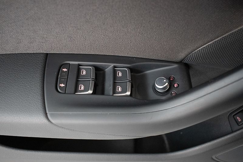 Audi Q3 2.0TDI 110kW QUATTRO*2xKOLA*ČR - fotka 15 z 43