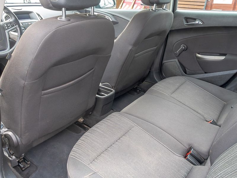 Opel Astra (2012) 1.4i 16V 74KW – SERVISKA - fotka 31 z 45