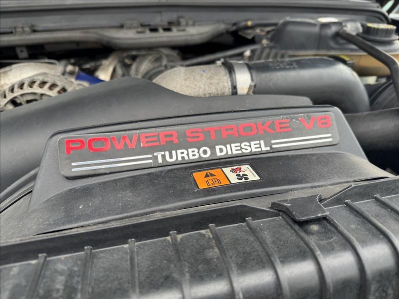 Ford Excursion 6,0 V8 4X4 KŮŽE TAŽNÉ NOVÁ STK - fotka 35 z 39