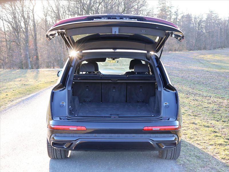 Audi Q7 3,0 TDI Quattro Tiptronic S li - fotka 9 z 36