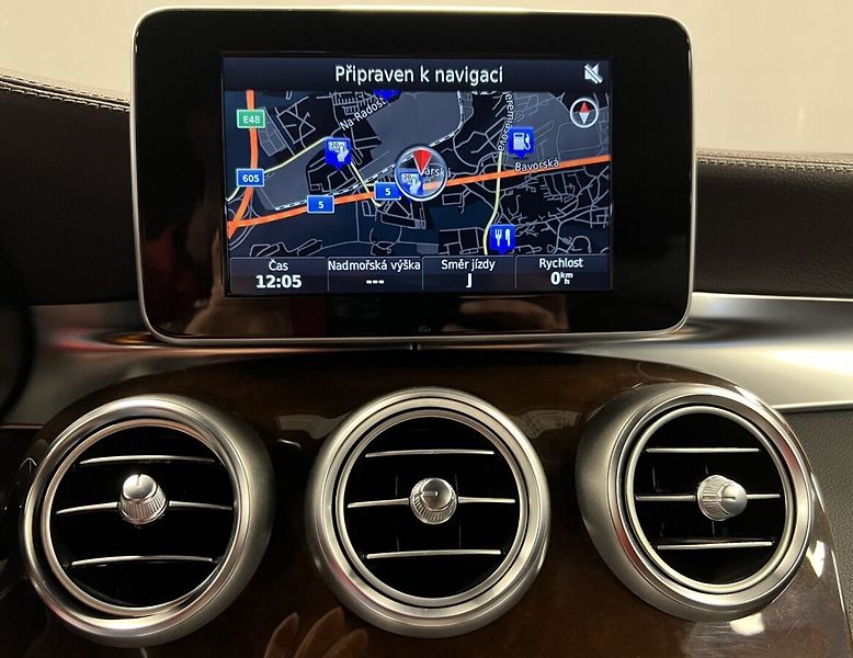 Mercedes-Benz GLC 250 4Matic AT - fotka 6 z 19