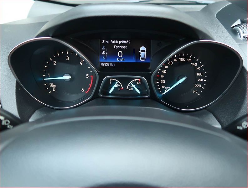 Ford Kuga (2018) Titanium 1.5 TDCi, Navi - fotka 11 z 15