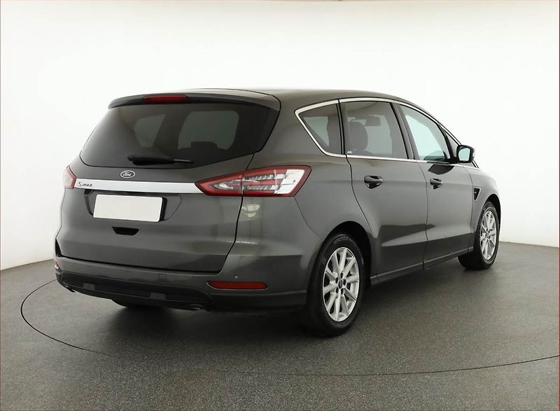 Ford S-MAX (2015) 2.0 TDCi, Automat, Navi - fotka 5 z 20