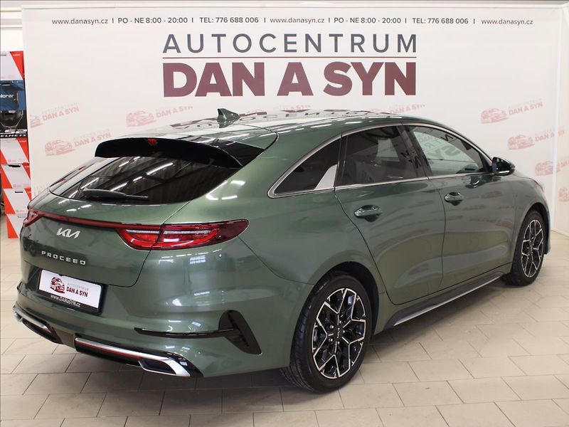 Kia ProCeed 1,5 T-GDI GT-Line zánovní! - fotka 4 z 31