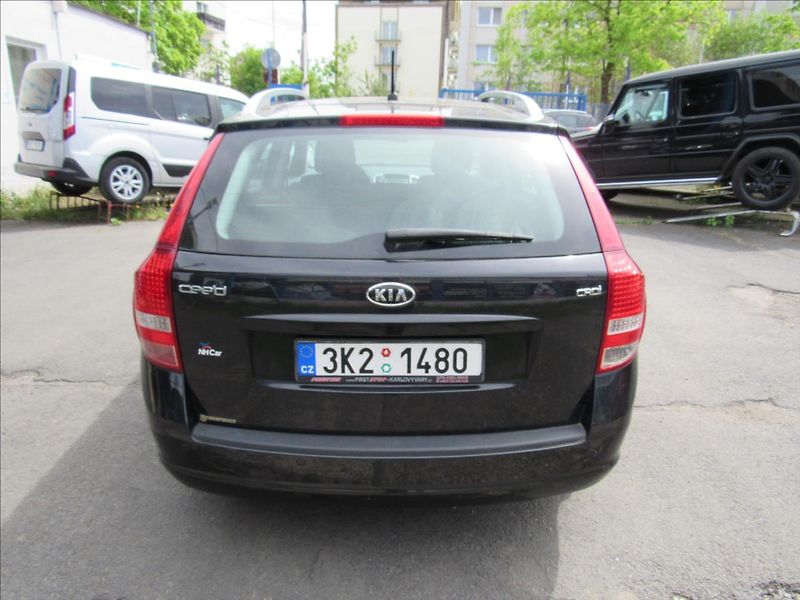 Kia Ceed 1,6 CRDi 66kW Combi - fotka 5 z 25