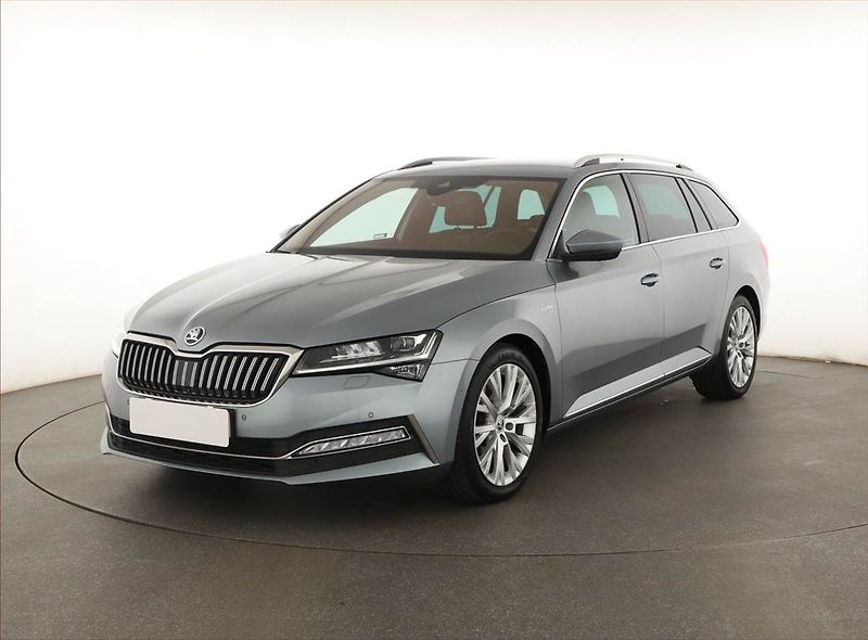 Škoda Superb (2021) Laurin&Klement 2.0 TDI - fotka 2 z 20