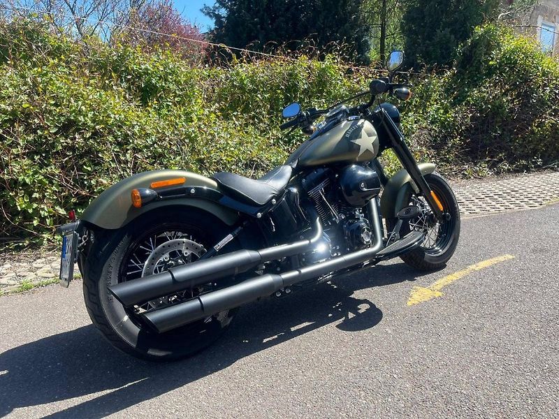 Harley-Davidson FLSS Softail Slim S (2016) - fotka 2 z 13