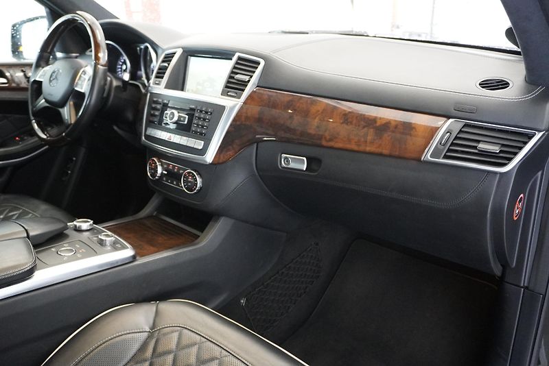 Mercedes-Benz GL (2014) GL500 4,7I V8 4MATIC AUT. - fotka 32 z 33