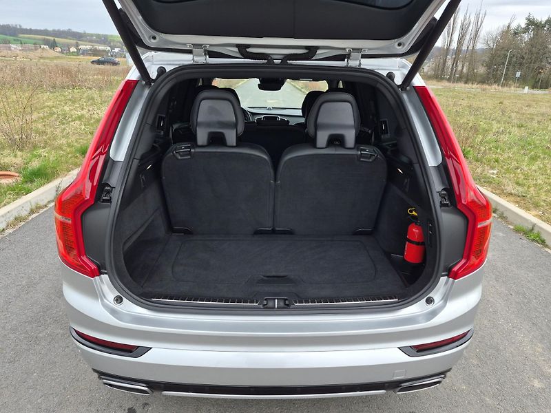 Volvo XC90 (2019) 2.0 /288kW - fotka 25 z 37