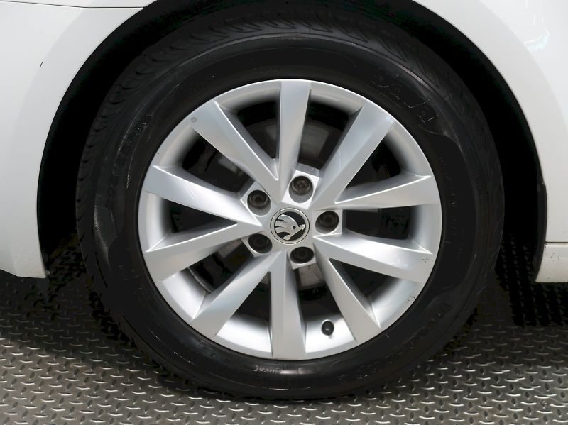 Škoda Octavia (2018) STYLE 1.6TDI 85KW DSG - fotka 12 z 37