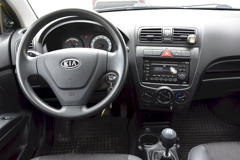 Kia Picanto (2008) 1.0 LX 45 kW 1. generace - fotka 5 z 20