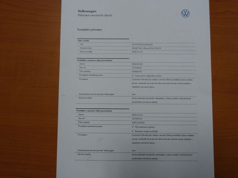 Volkswagen Passat 2.0 TDi LED SVĚTLA, ACC, DSG - fotka 35 z 38