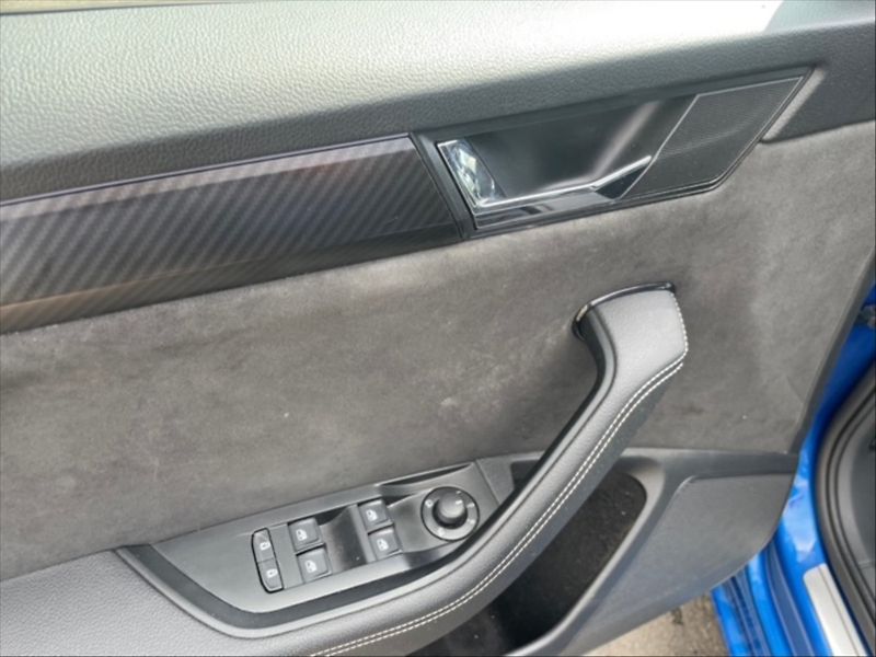Škoda Superb 2,0 TDI 110 Sportline DSG - fotka 11 z 11