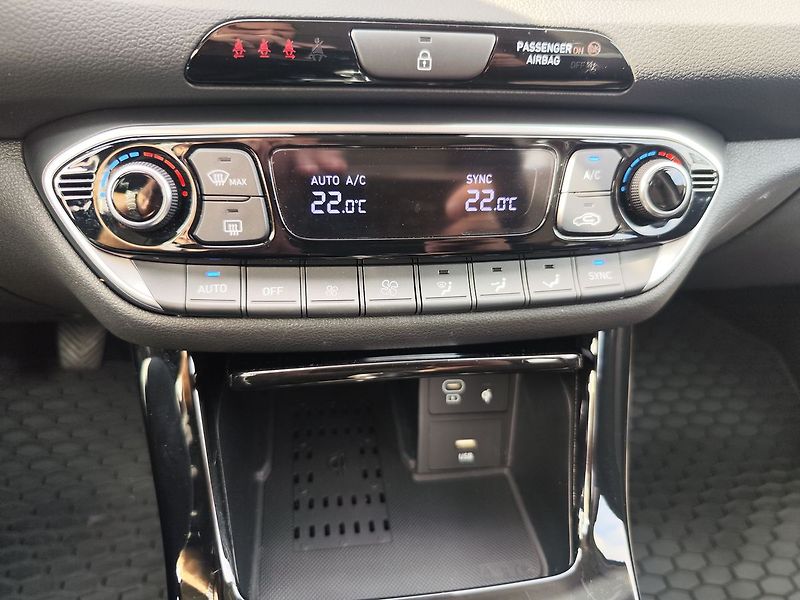 Hyundai i30 1.5 T-GDI/103kW Style - fotka 21 z 34
