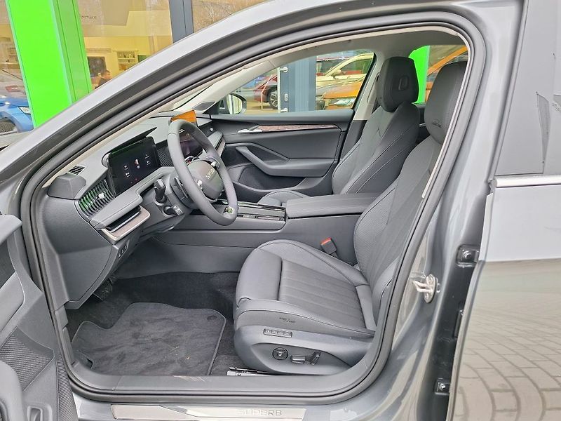 Škoda Superb L&K 2,0TDI 110kW - fotka 9 z 11