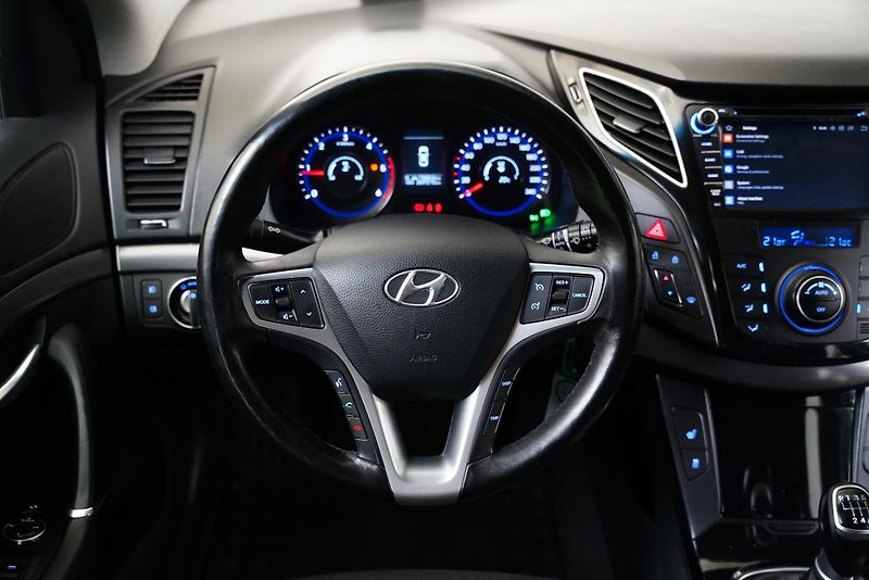 Hyundai i40 - fotka 17 z 27