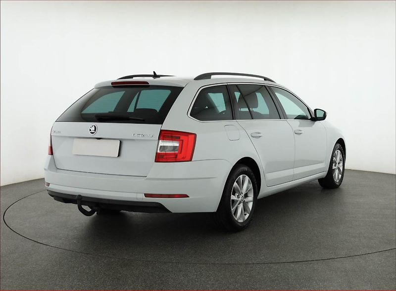 Škoda Octavia (2020) Ambition 1.0 TSI, Navi - fotka 5 z 20