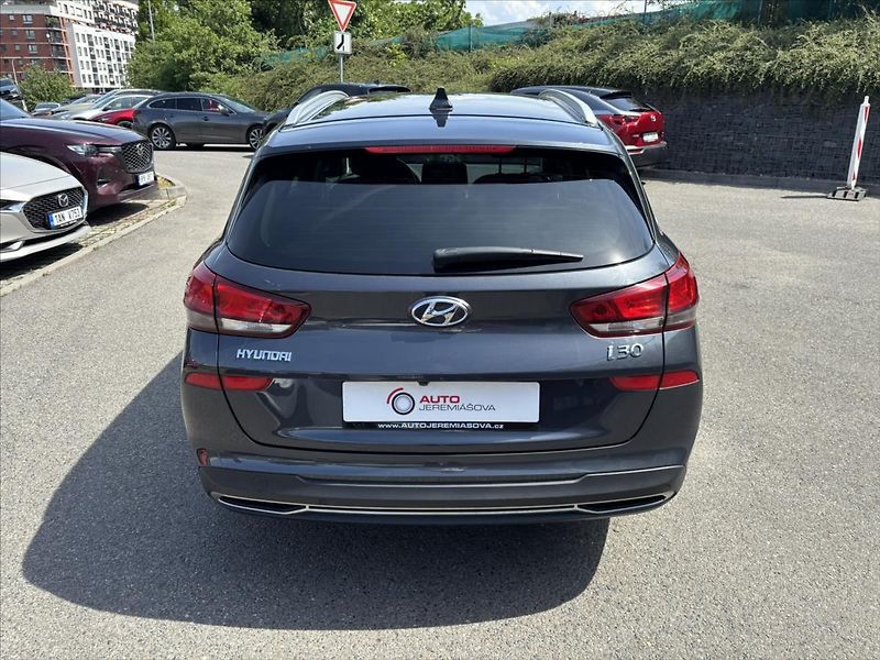 Hyundai i30 1,5 TGDi 118kW Smart ZÁRUKA - fotka 4 z 45