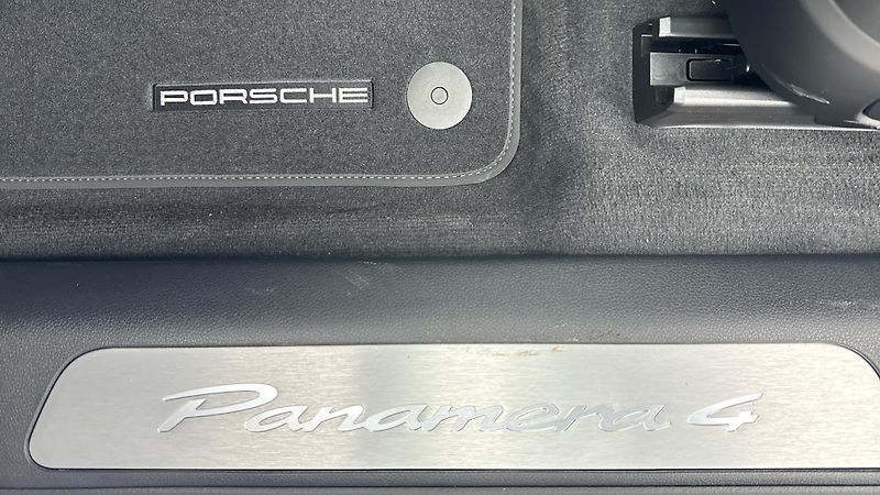 Porsche Panamera 4 E-Hybrid - fotka 19 z 30